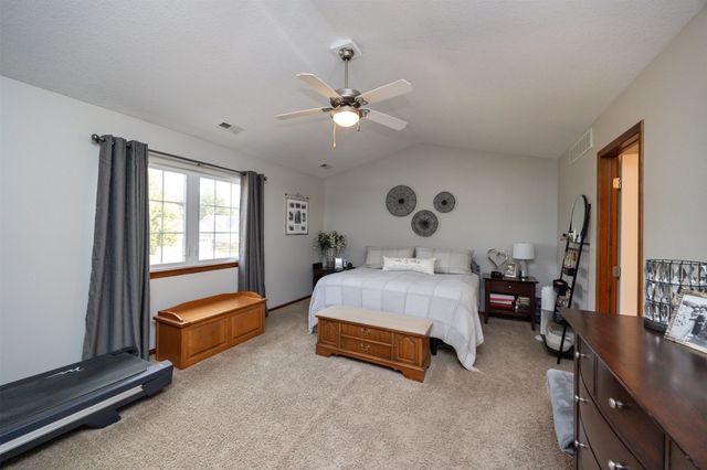 14616 Hickory Drive, Urbandale, IA 50323