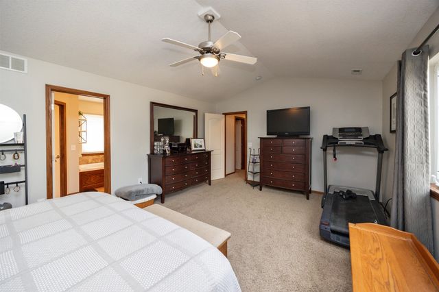 14616 Hickory Drive, Urbandale, IA 50323