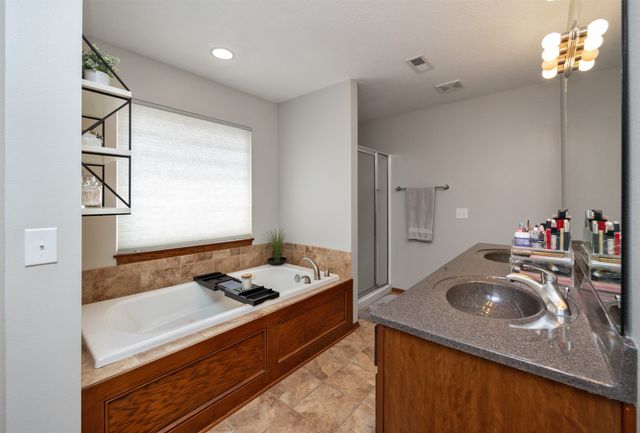 14616 Hickory Drive, Urbandale, IA 50323