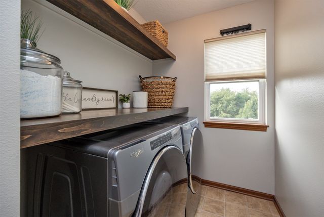 14616 Hickory Drive, Urbandale, IA 50323