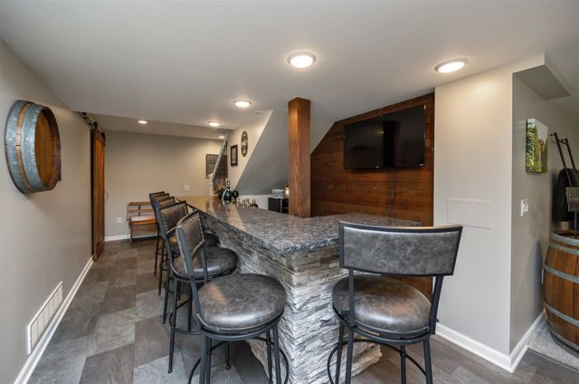 14616 Hickory Drive, Urbandale, IA 50323