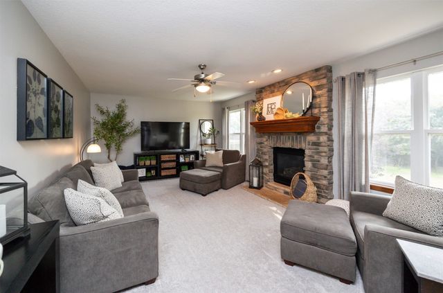 14616 Hickory Drive, Urbandale, IA 50323