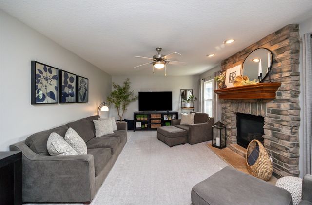 14616 Hickory Drive, Urbandale, IA 50323