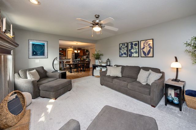 14616 Hickory Drive, Urbandale, IA 50323