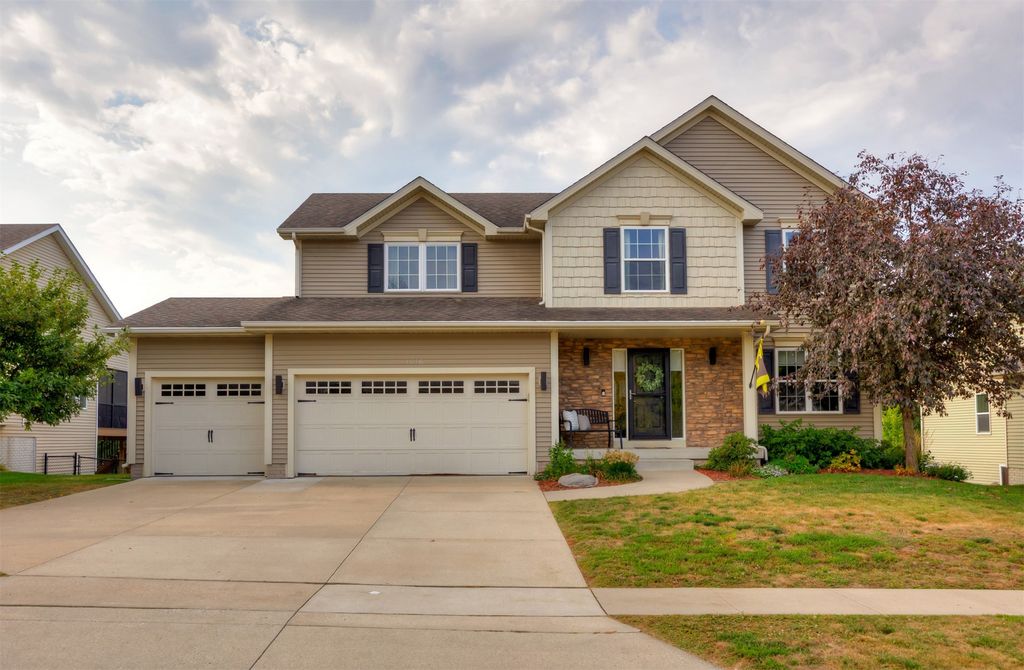 14616 Hickory Drive, Urbandale, IA 50323