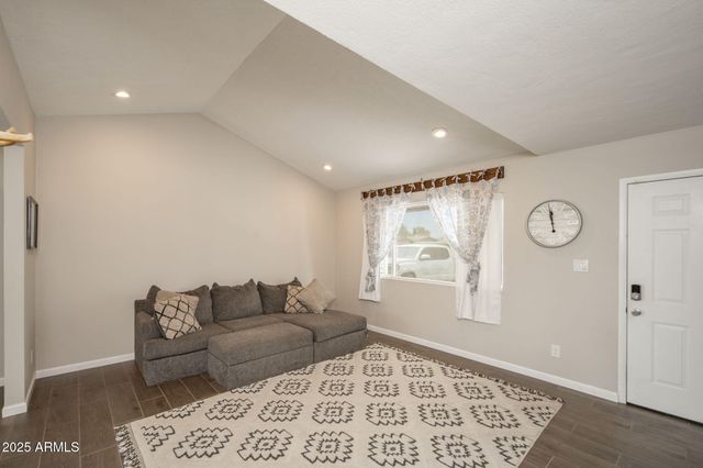 557 S VISALIA Street, Mesa, AZ 85202