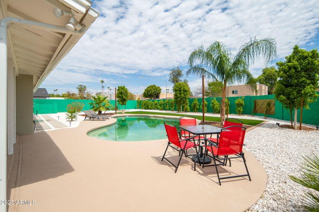 557 S VISALIA Street, Mesa, AZ 85202