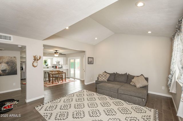 557 S VISALIA Street, Mesa, AZ 85202