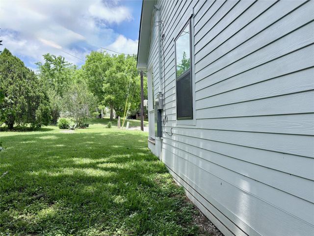 308 Lois Wright Circle, Brenham, TX 77833