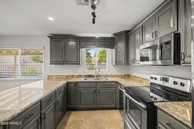 3948 E Hillery Drive, Phoenix, AZ 85032