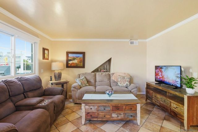 729 Capistrano Pl, San Diego, CA 92109