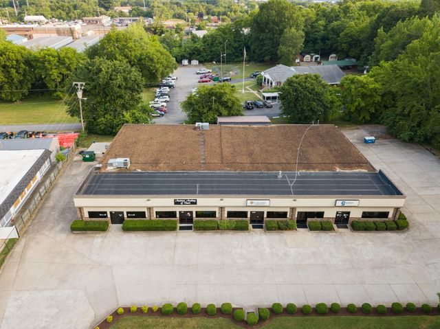13 Industrial Park Dr, Hendersonville, TN 37075
