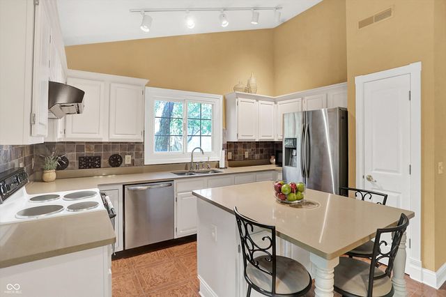 6268 Hanover Court, Fishers, IN 46038