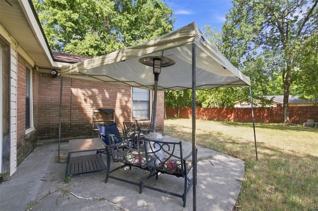 1817 Ellington Drive, Fort Worth, TX 76112
