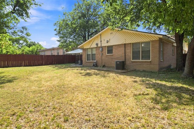 1817 Ellington Drive, Fort Worth, TX 76112