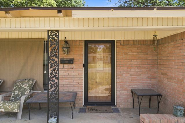 1817 Ellington Drive, Fort Worth, TX 76112
