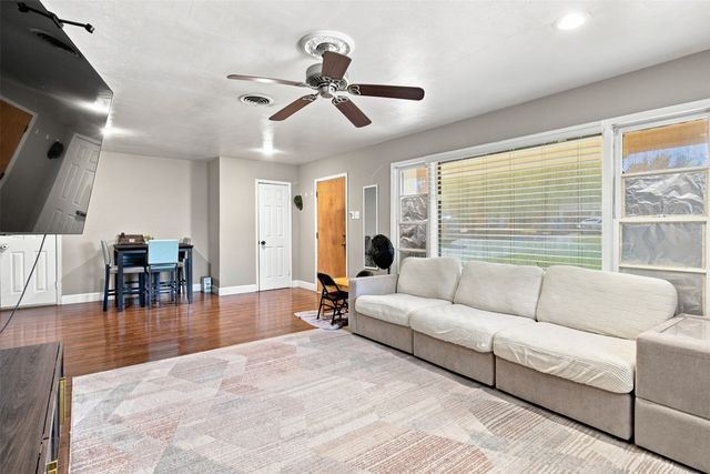 1817 Ellington Drive, Fort Worth, TX 76112