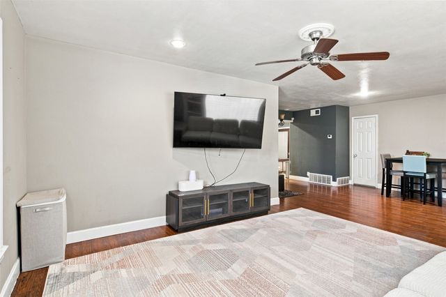 1817 Ellington Drive, Fort Worth, TX 76112