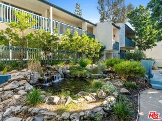 647 S Prospect Avenue 202, Redondo Beach, CA 90277