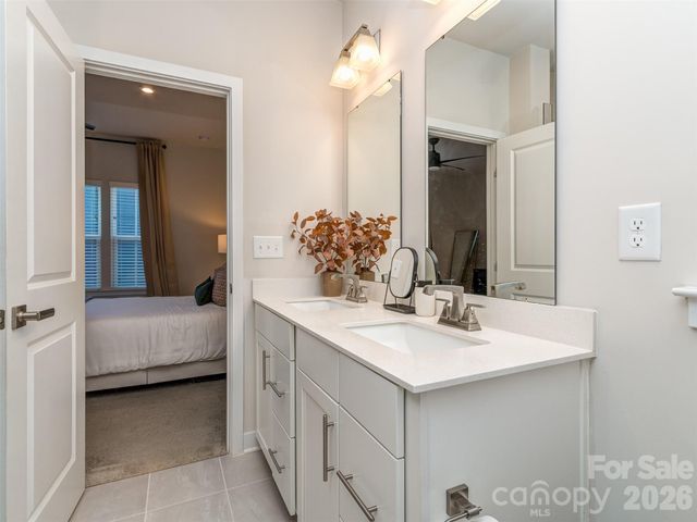 1033 Simcoe Lane, Charlotte, NC 28217