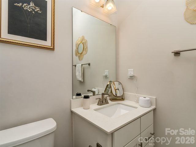 1033 Simcoe Lane, Charlotte, NC 28217