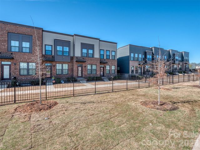 1033 Simcoe Lane, Charlotte, NC 28217