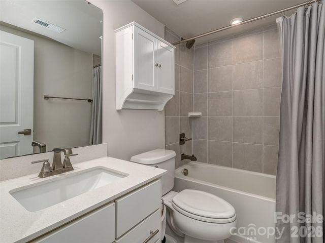 1033 Simcoe Lane, Charlotte, NC 28217