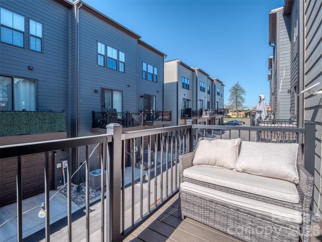 1033 Simcoe Lane, Charlotte, NC 28217