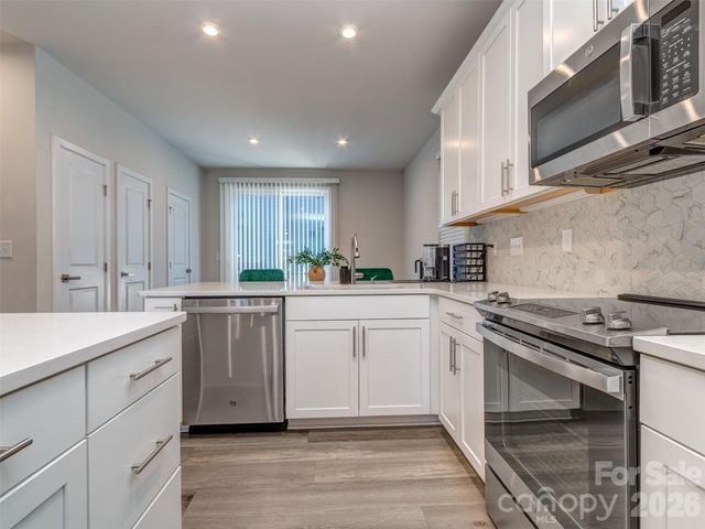 1033 Simcoe Lane, Charlotte, NC 28217