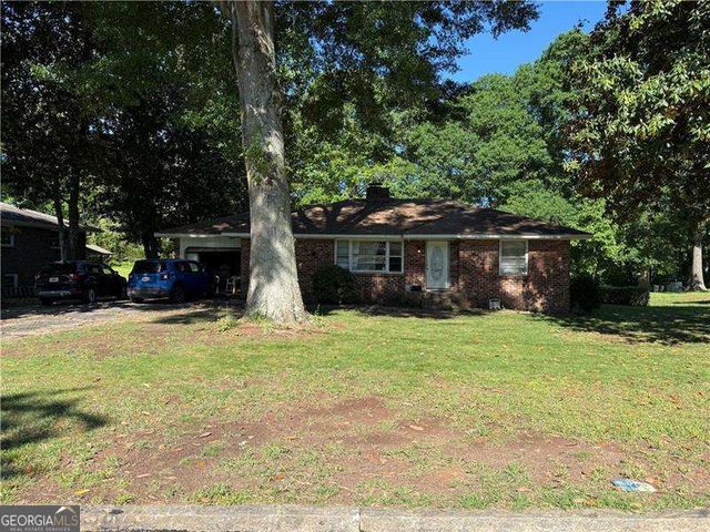 1215 Sheppard Place, Stone Mountain, GA 30083