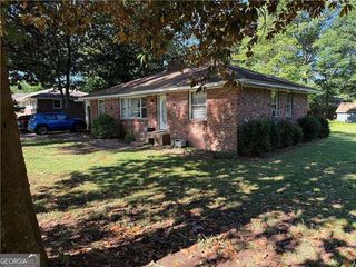 1215 Sheppard Place, Stone Mountain, GA 30083