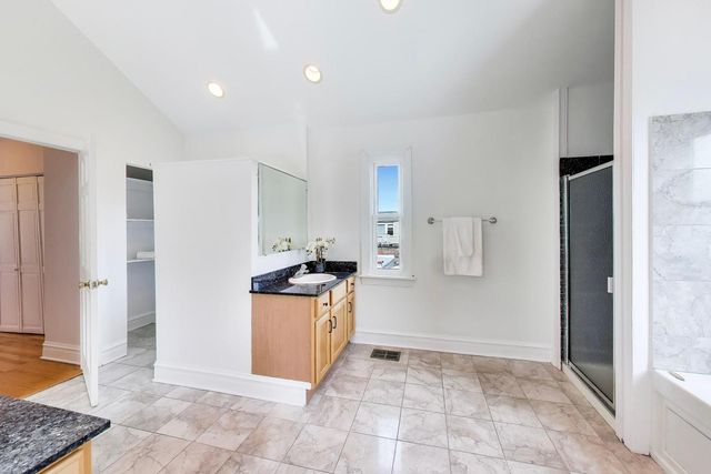 2157 W Erie Street, Chicago, IL 60612