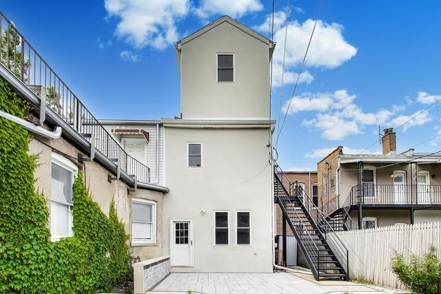 2157 W Erie Street, Chicago, IL 60612