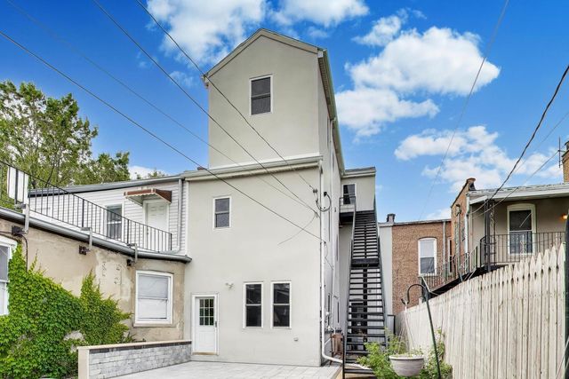 2157 W Erie Street, Chicago, IL 60612