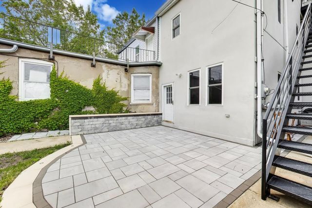 2157 W Erie Street, Chicago, IL 60612