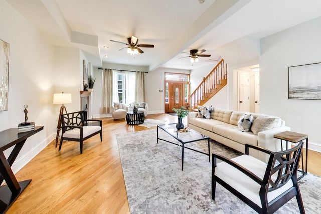 2157 W Erie Street, Chicago, IL 60612