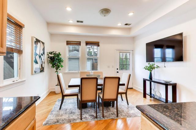 2157 W Erie Street, Chicago, IL 60612