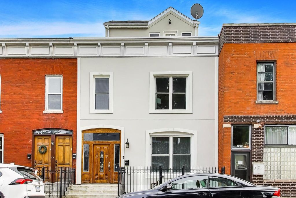 2157 W Erie Street, Chicago, IL 60612