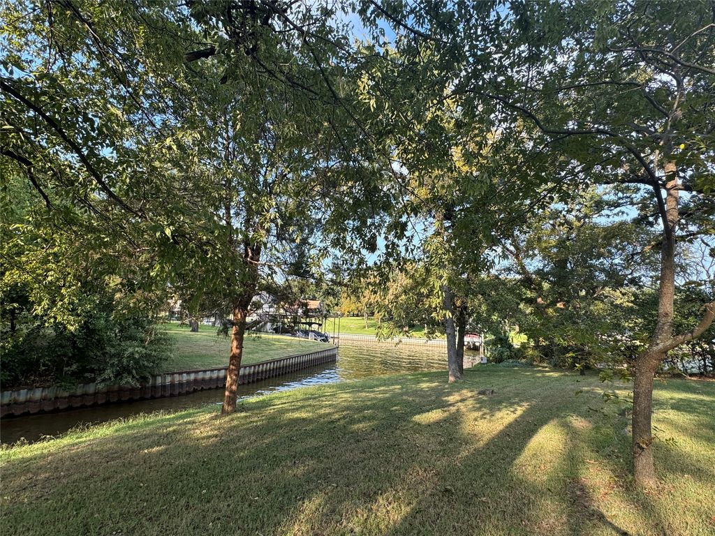 108 Point O View Street, Gun Barrel City, TX 75156