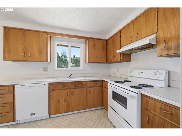 2070 DON JUAN Ave, Eugene, OR 97408
