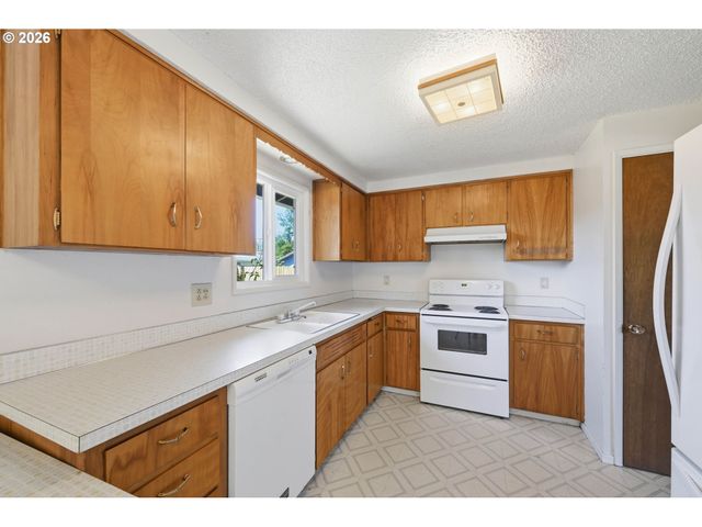 2070 DON JUAN Ave, Eugene, OR 97408