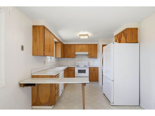 2070 DON JUAN Ave, Eugene, OR 97408