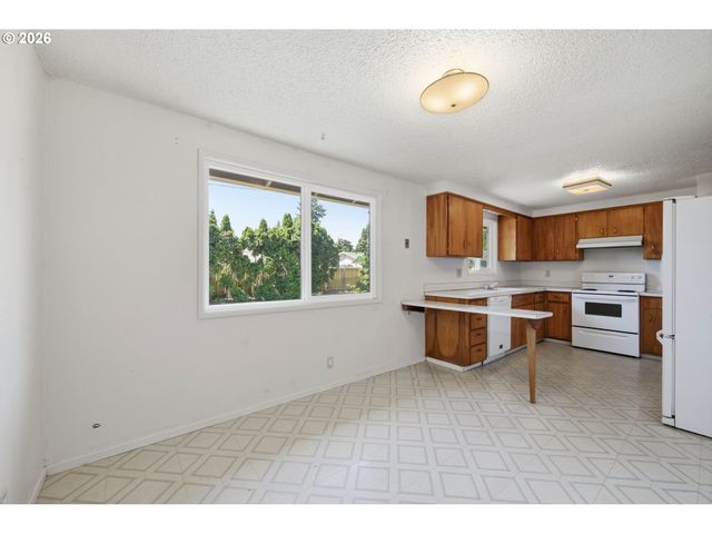 2070 DON JUAN Ave, Eugene, OR 97408