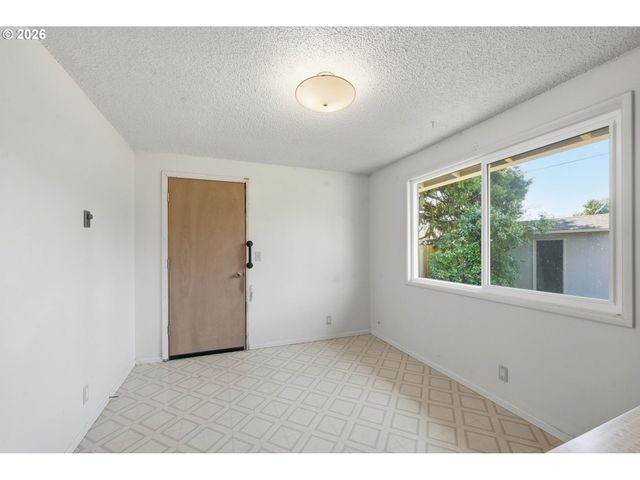2070 DON JUAN Ave, Eugene, OR 97408