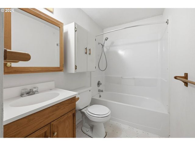 2070 DON JUAN Ave, Eugene, OR 97408