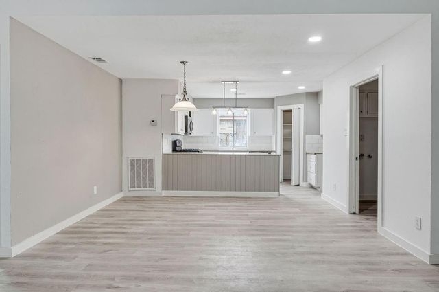 3706 Verhalen Avenue, Houston, TX 77039