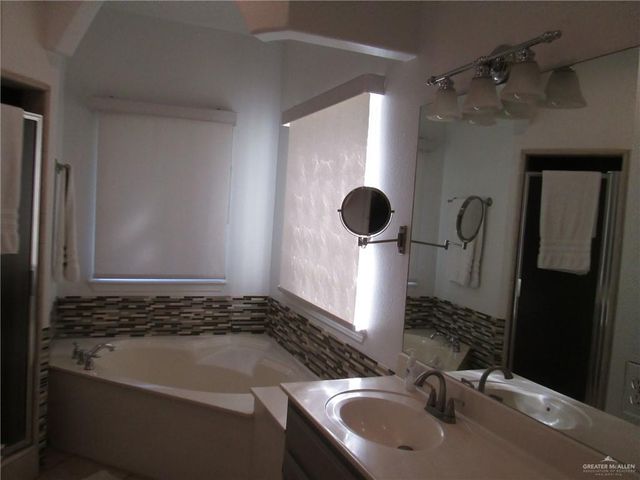 7405 N 17th Street, Mcallen, TX 78504