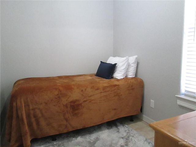 7405 N 17th Street, Mcallen, TX 78504