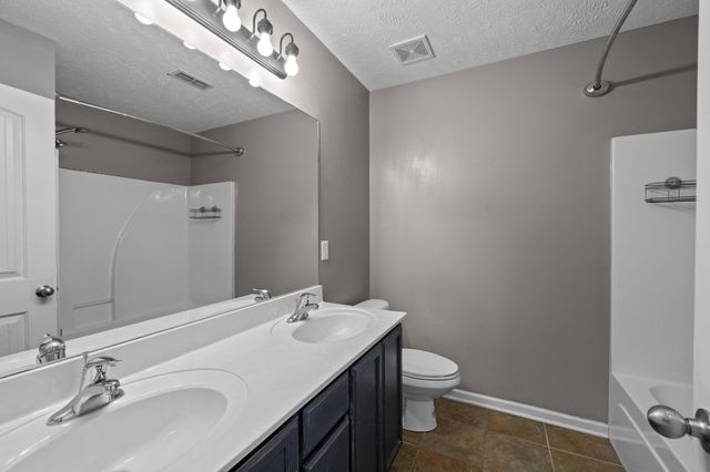 911 Keepsake Diamond Ln, Murfreesboro, TN 37128