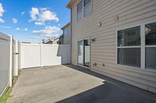 911 Keepsake Diamond Ln, Murfreesboro, TN 37128